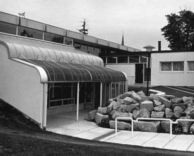 Whitby Public Library, 405 Dundas St. W.