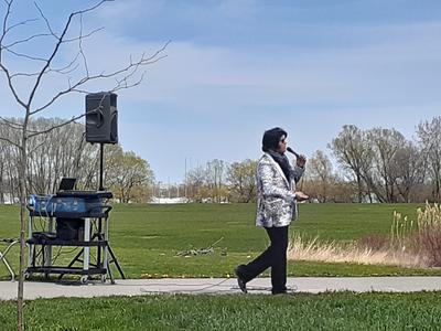 Elvis entertains at VIVA Whitby Shores