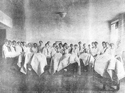 Female students practicing massage treatments at the Military Convalescent Hospital, 1917