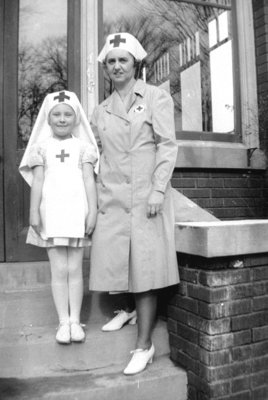 Mrs. Graydon Goodfellow and her daughter Virginia Goodfellow, c. 1940