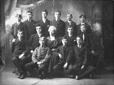 Whitby Baptist Church Sunday School Class, c.1905