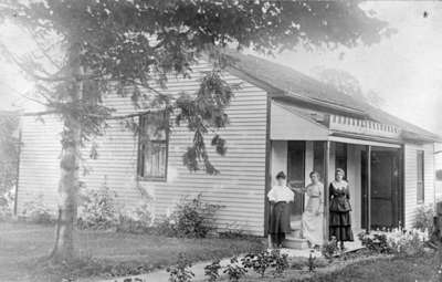 Home of Mrs. Jennie Thompson, c.1910