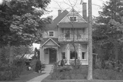 Former residence of George A. Ross, 404 Dunlop Street West, June 2007