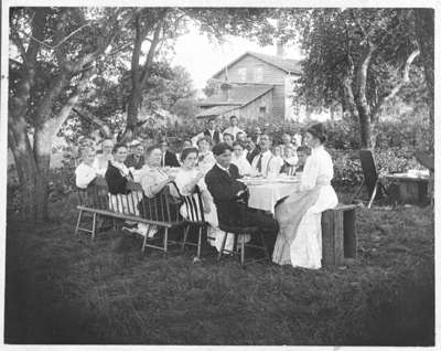 Family of Thomas Hall Wilson, 1908