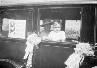 Janet and Teddy Rowe Before Parade