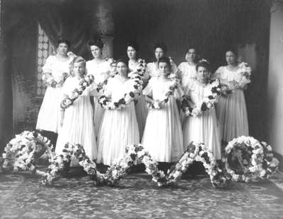 Girls from Whitby Collegiate Institute, c.1906-1907