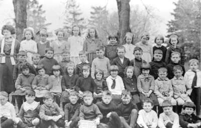 Dundas Street School Class, 1922