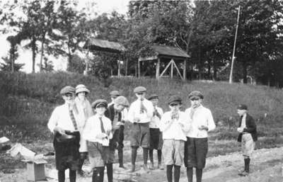 Sunday School Picnic at Heydenshore Park, 1923