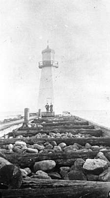 Lighthouse at Whitby Harbour, c.1910