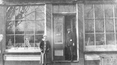 Goldring Store in Port Whitby, 1914