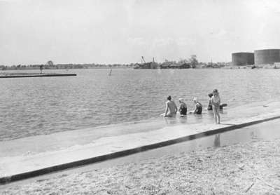 Whitby Harbour, 1947