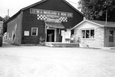 Medland's Feed Store, 2002