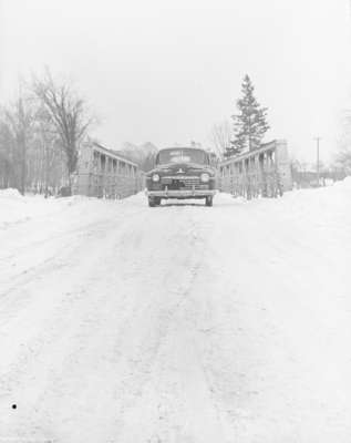 Taxi on Brock Road Bridge, 1947