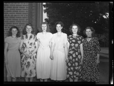 Oshawa Hospital Graduates (Image 1 of 4)