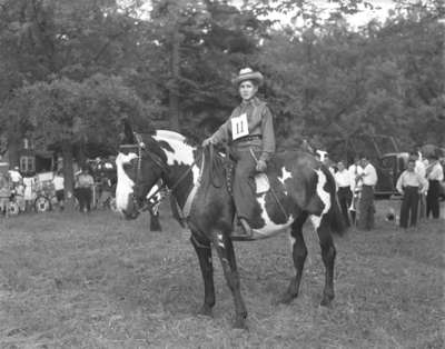 Bobby Clarke riding a horse (Image 2 of 2)