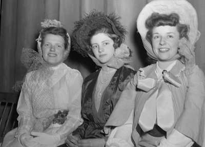 Whitby Modern Players - Variety Show 1948 (Image 10 of 16)