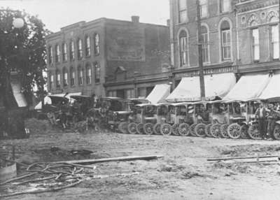 Laying Sewers on Brock Street