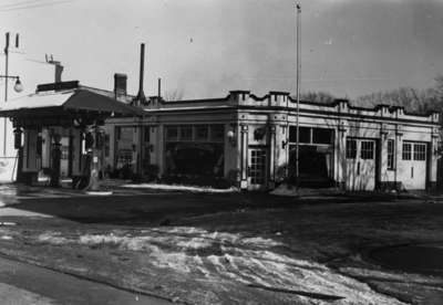 Lakeside Motors Ltd. 209 Dundas Street West