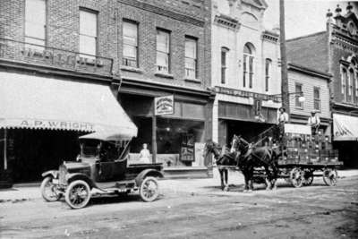 Wagon on Brock Street South