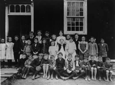 Myrtle School Class