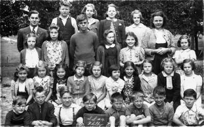 Myrtle School Class