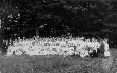 Group at Picnic in Vipond's Woods