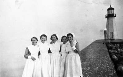 Nurses West Pier at Harbour, 1938