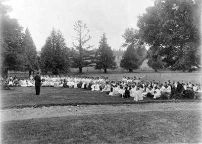 Outdoor Class at Ontario Ladies' College, July 1913