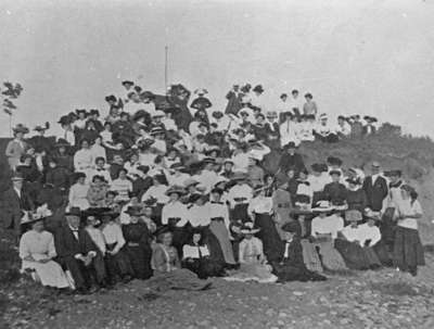 College Picnic at Lake Ontario, c.1913