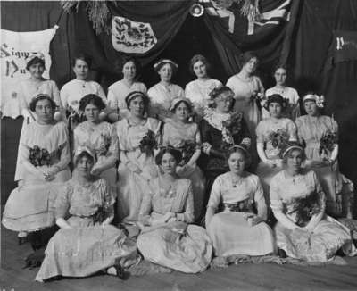 Florence McGillivray with Students at Ontario Ladies' College, ca.1908