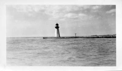 Port Whitby lighthouse, 1945