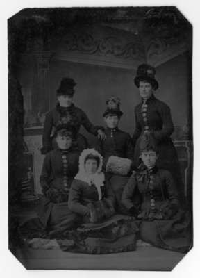 Portrait of six Unidentified Women