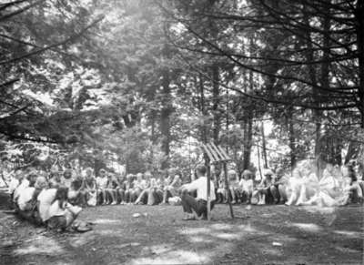 Viscount Greenwood Chapter of the Imperial Order of the Daughters of the Empire (I.O.D.E.) at a Day Camp at Camp Hood, c.1946-1947