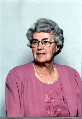 Photograph of Bessie Kemkes (McComb)