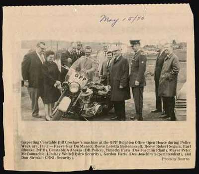 Inspecting Constable Bill Croshaw's machine