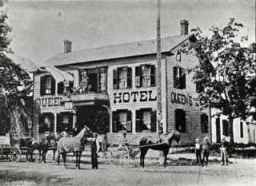 Queens Hotel in Oakville, 1880 - likely very similar to O'Reilly's Tavern.