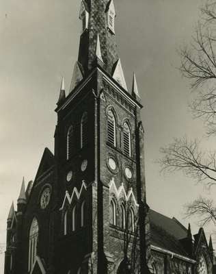 Knox Presbyterian Church, Oakville: church tower.