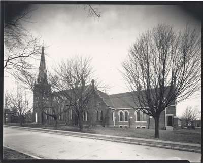 Knox Presbyterian Church, Oakville: building showing 1920 addition.