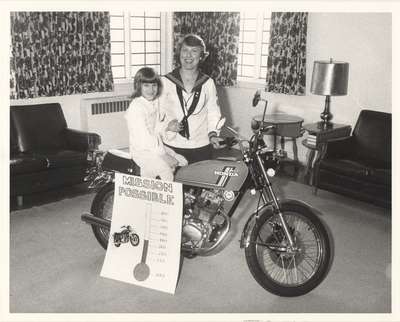 Agatha Platiel with daughter Vicki, 1978.