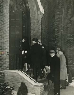 People entering the church, Knox Presbyterian Church, Oakville.