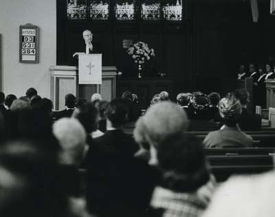 MacMillan preaching (Thanksgiving), Knox Presbyterian Church, Oakville.