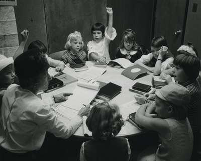 Grade 4 class, Knox Presbyterian Church, Oakville.