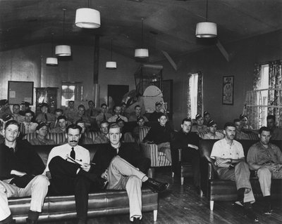 LH2716 - Classroom photo -- No. 20 Elementary Flying Training School, Oshawa Airport