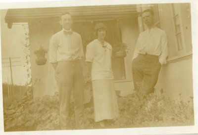 LH1320 J. Aubrey Morphy and wife Vera (Nicolson) in the garden.