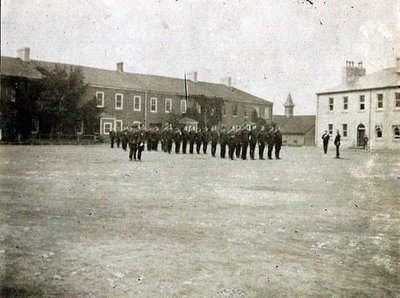 LH0946 Kingston - Military Barracks