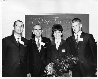 LH3201 Green Gaels Dinner - Jim Bishop, Matt Leydon, Nancy Green, Bobby Orr