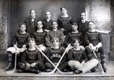 LH1086 Williams Piano co. - Hockey Team