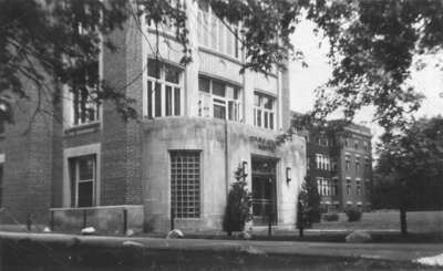 LH2190 Oshawa General Hospital - Front Entrance