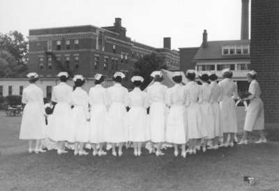 LH2244 Nursing School - Students Outside