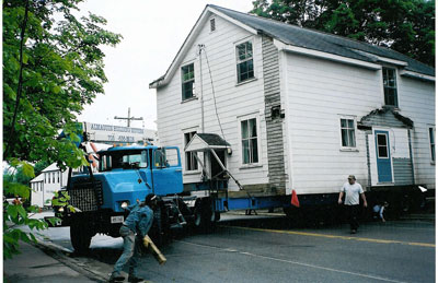 Church of the Redeemer - Moving Old Rectory - June 12 2001 - RC0027